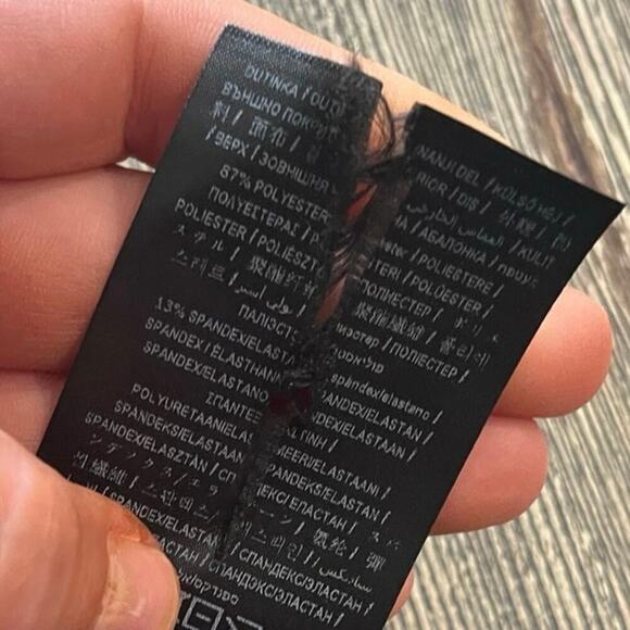 NWOT Guess Crop Leggings High Rise Elastic Waist Pull-On Logo Print Black Size M - Picture 8 of 10